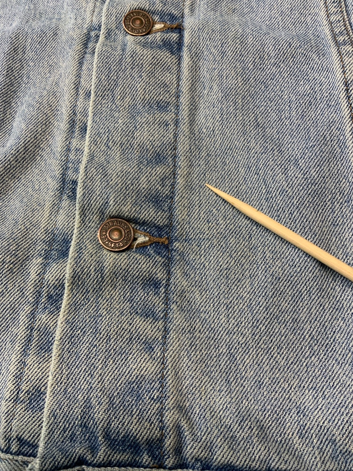 Vintage Levi’s Denim Jean Jacket 2XL Blue Light Wash 90s
