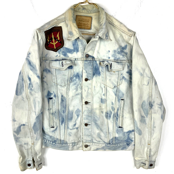 Vintage Levi’s Denim Jean Jacket Large Blue Button Up Us Army Patch 90s