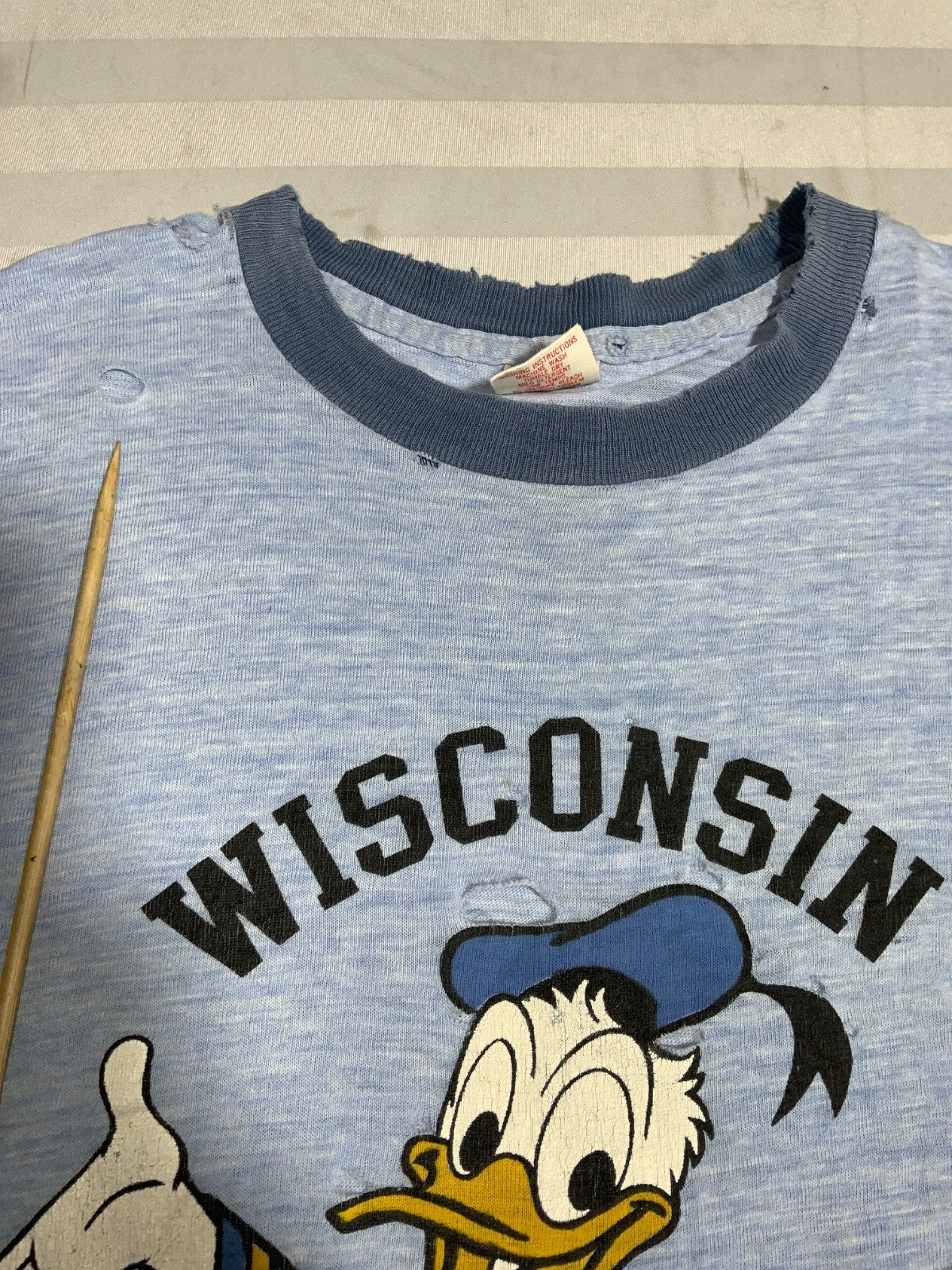 Vintage Donald Duck Disney T-Shirt Large Ringer Made Usa Cartoon Wisconsin 80s