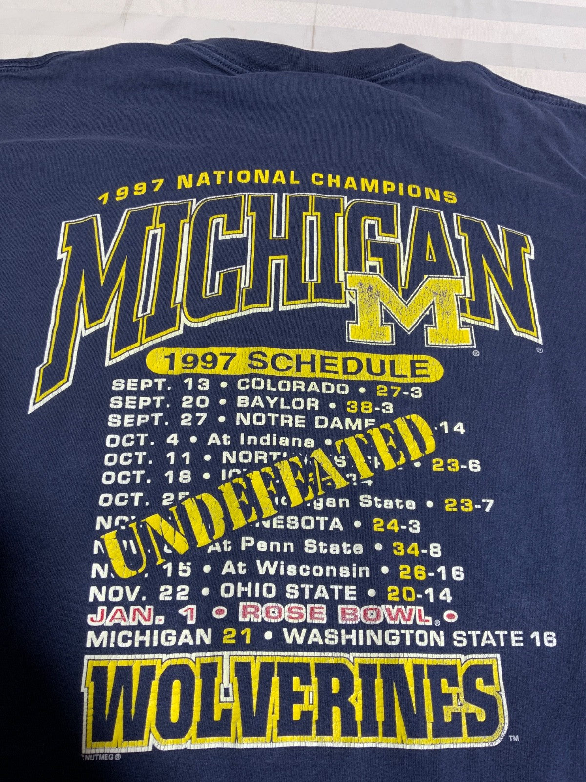 Vintage Michigan Wolverines Nutmeg T-Shirt Large Ncaa Football 1997 Champs 90s