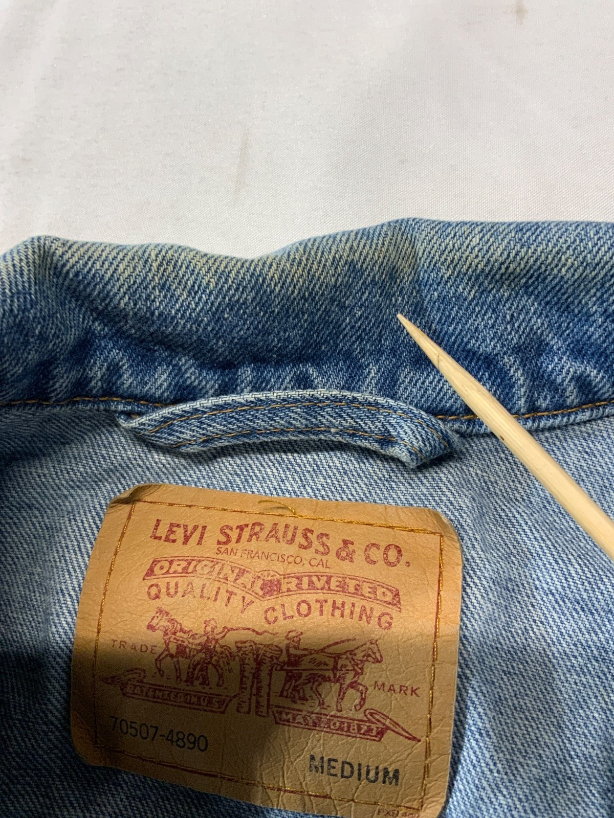 Vintage Levi’s Denim Jean Jacket Medium Blue Dark Wash 90s