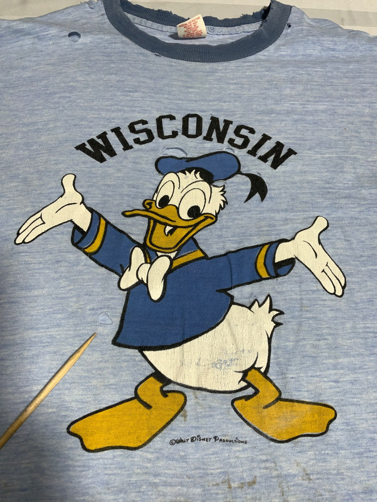 Vintage Donald Duck Disney T-Shirt Large Ringer Made Usa Cartoon Wisconsin 80s