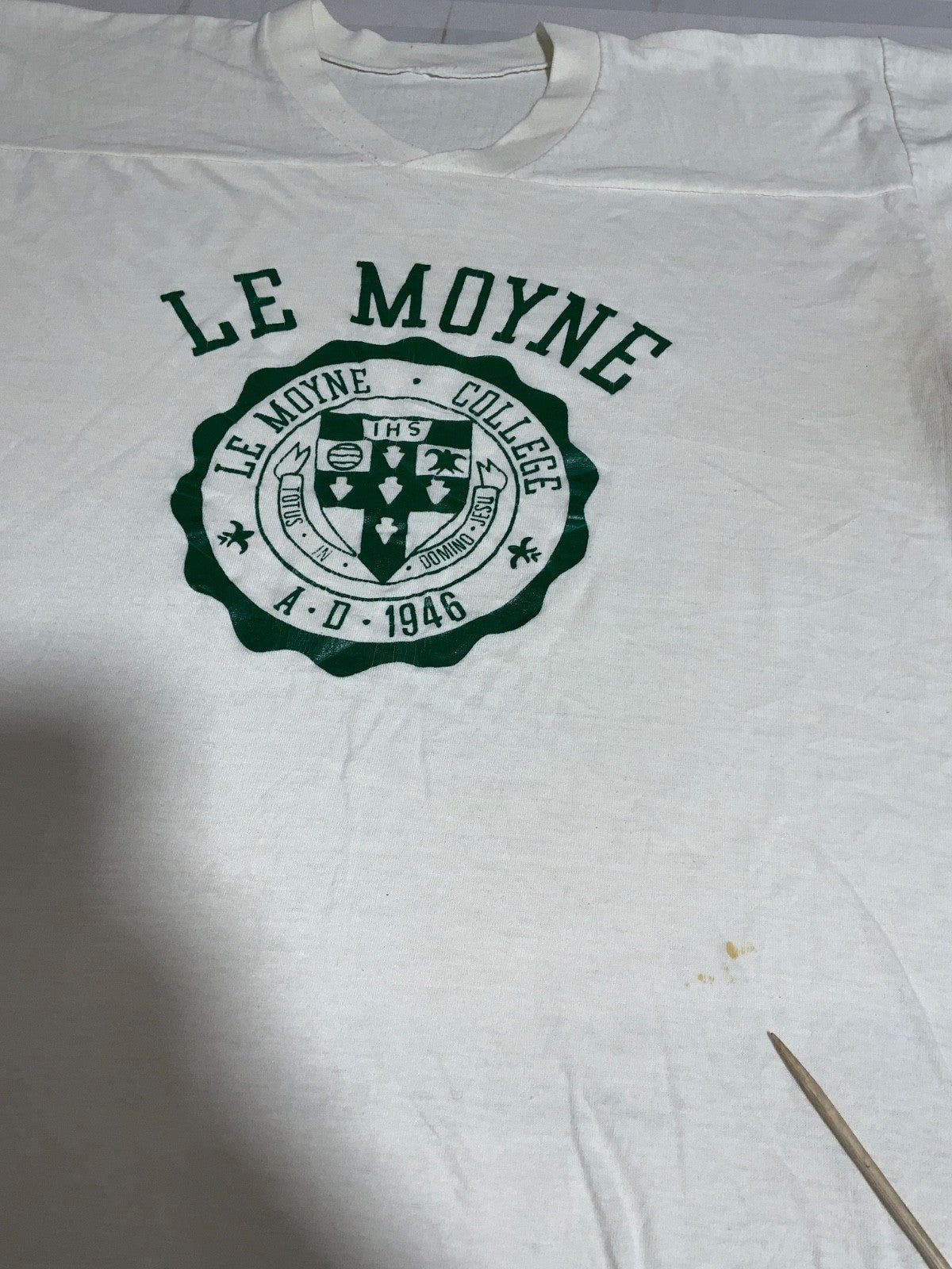 Vintage Le Moyne College T-Shirt Large White V-Neck Single Stitch Ncaa 80s