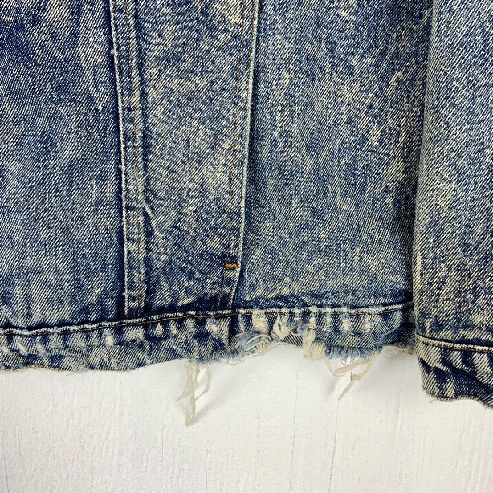 Vintage Wisconsin Badgers Denim Jean Jacket XL Blue Acid Wash 90s
