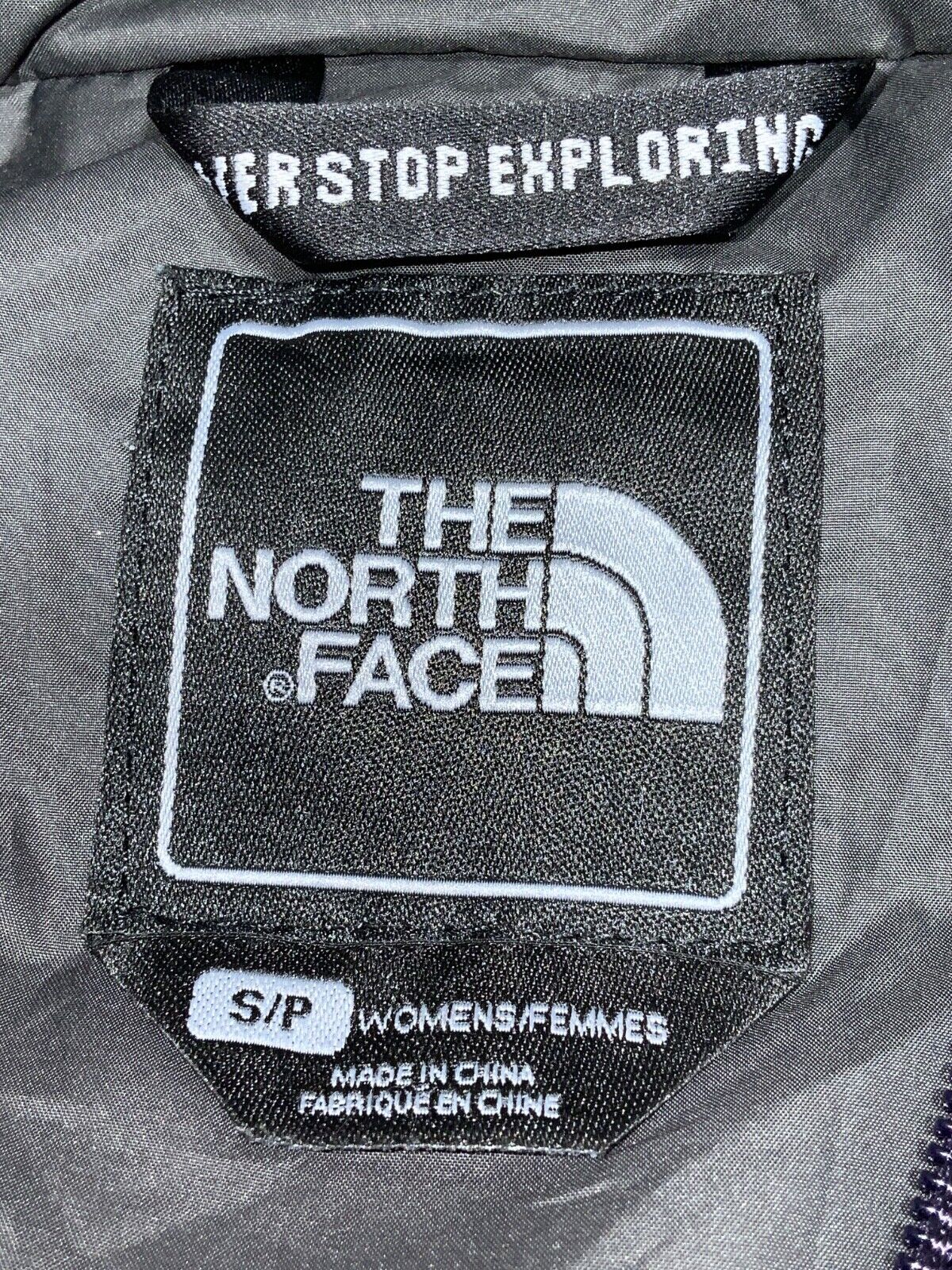 The North Face Women's 550 Down Puffer Vest Size Small Purple Full Zip Hooded