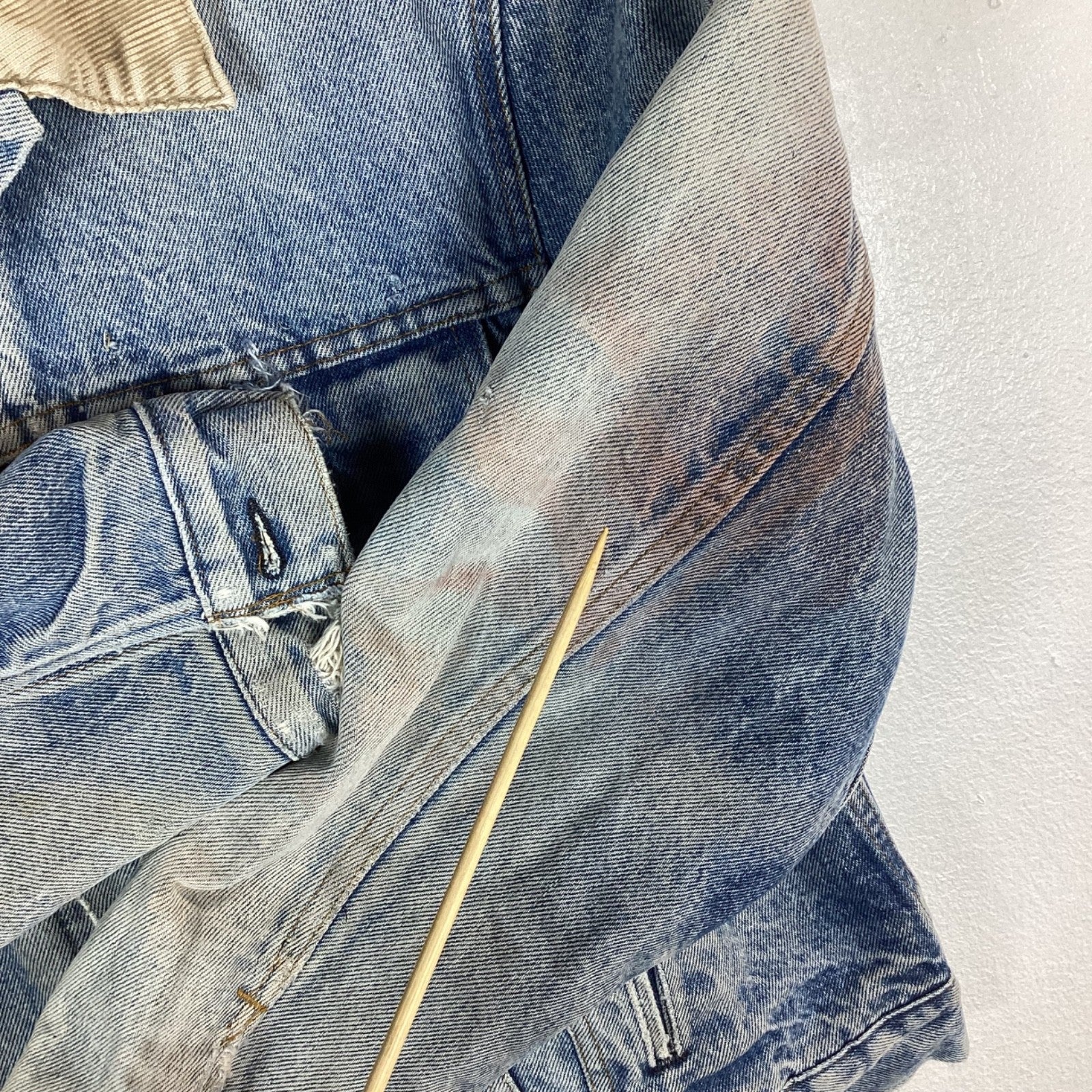 Vintage 1980s Levi’s Denim Jean Jacket Size 46 Blue Blanket Lined Usa Distressed