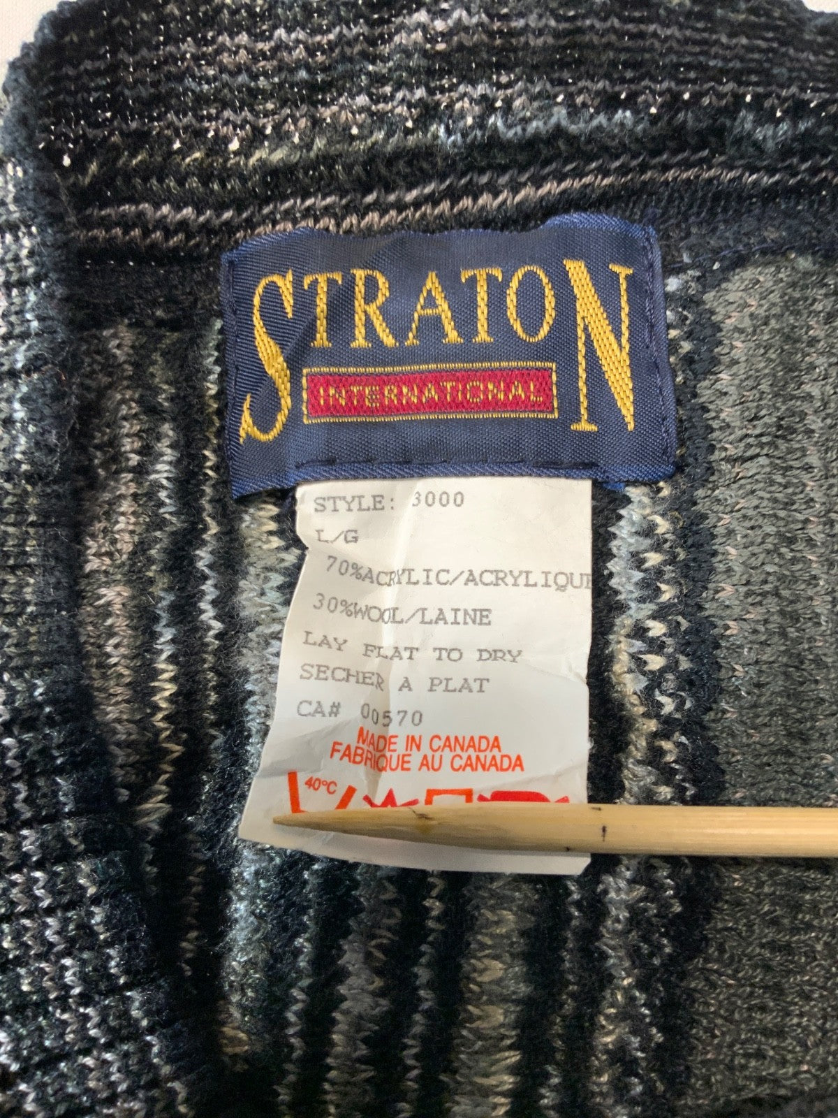 Vintage 3D Knit Sweater Large Gray Crewneck Pattern 90s