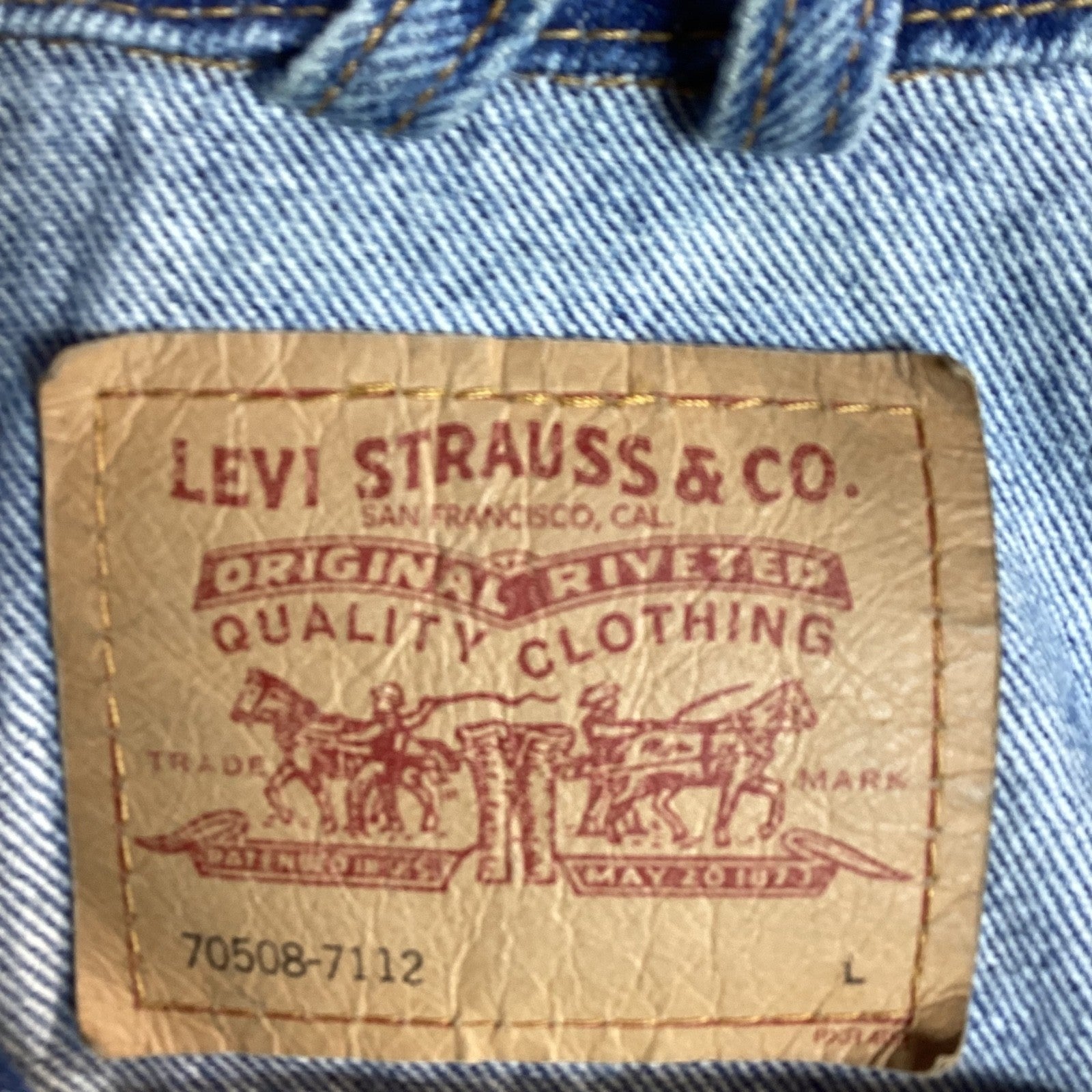 Vintage Levi’s Denim Jean Jacket Size Large Blue Button Up