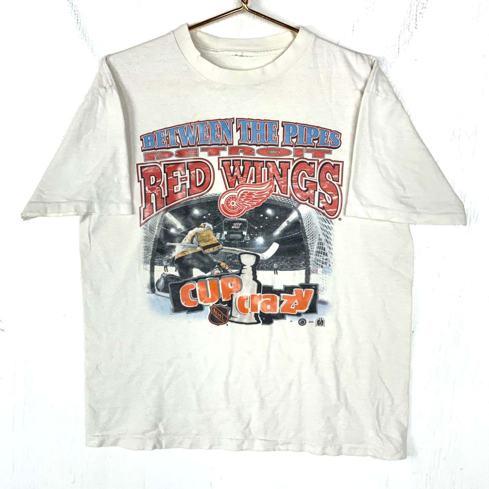 Vintage Detroit Red Wings T-shirt Large Nhl Between The Pipes Cup Crazy 1990s
