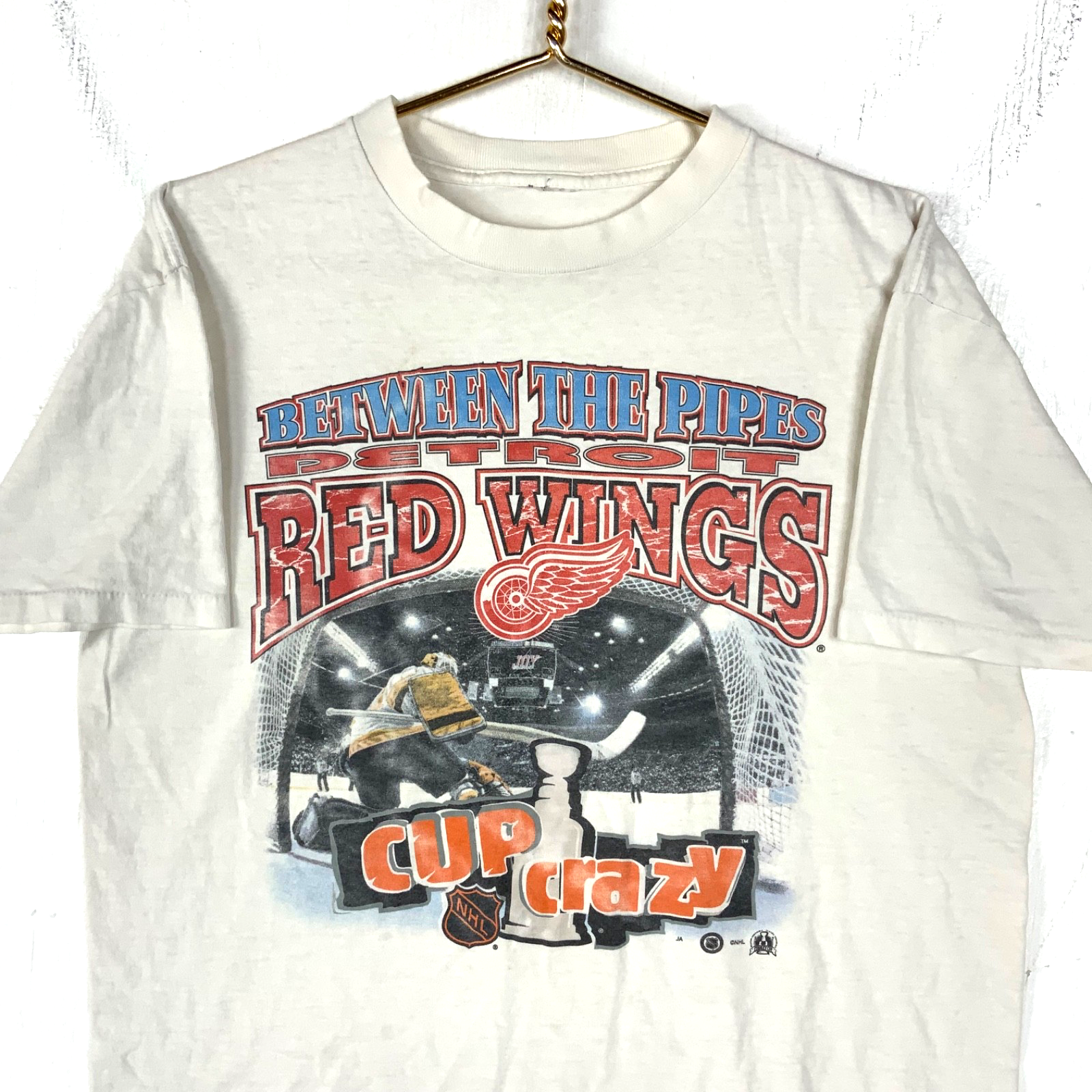 Vintage Detroit Red Wings T-shirt Large Nhl Between The Pipes Cup Crazy 1990s