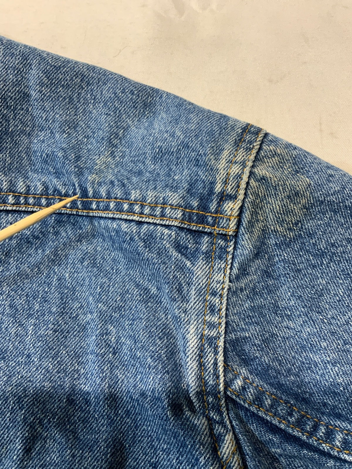 Vintage Levi’s Denim Jean Jacket XL Blue Medium Wash 90s