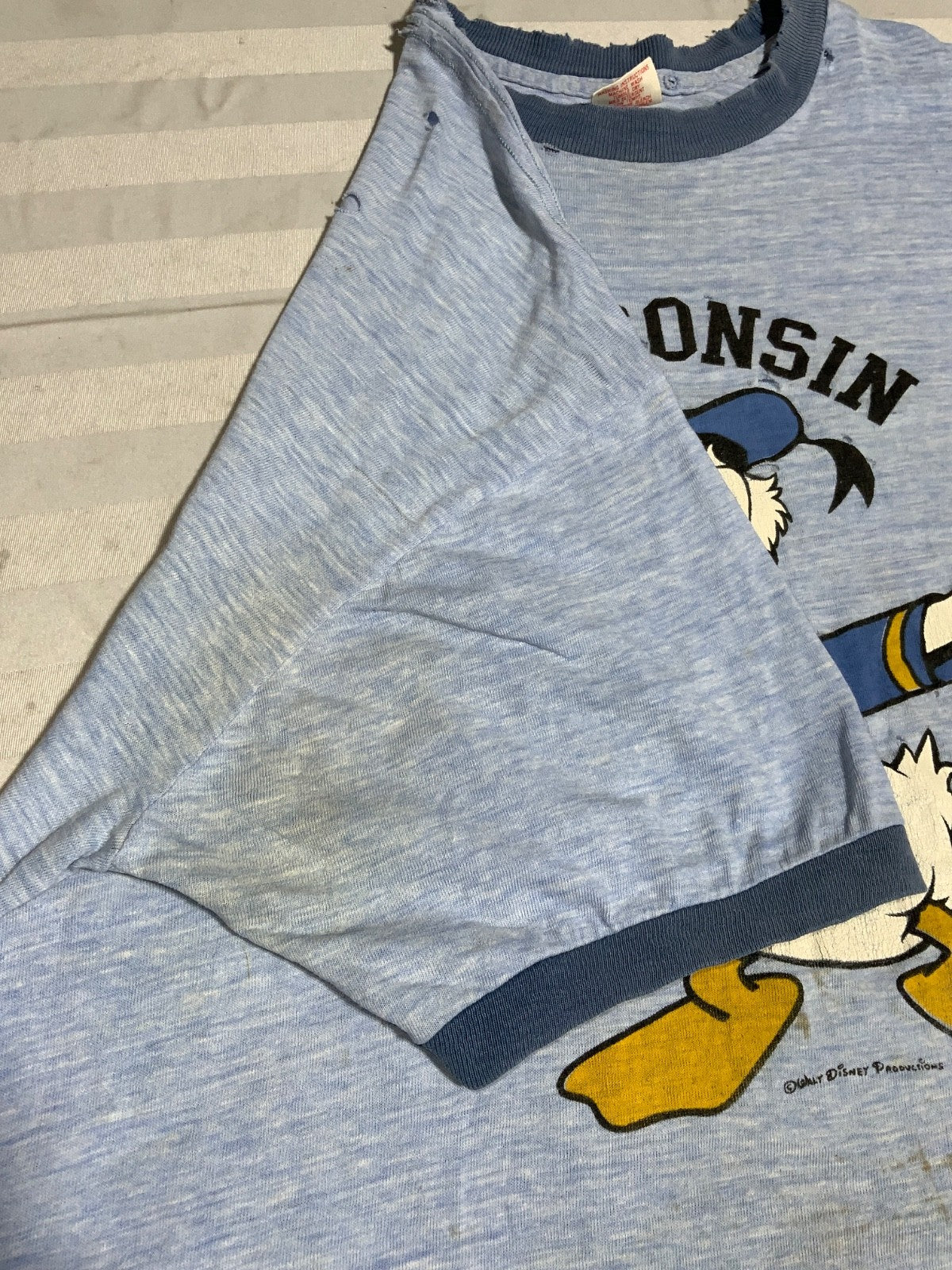 Vintage Donald Duck Disney T-Shirt Large Ringer Made Usa Cartoon Wisconsin 80s