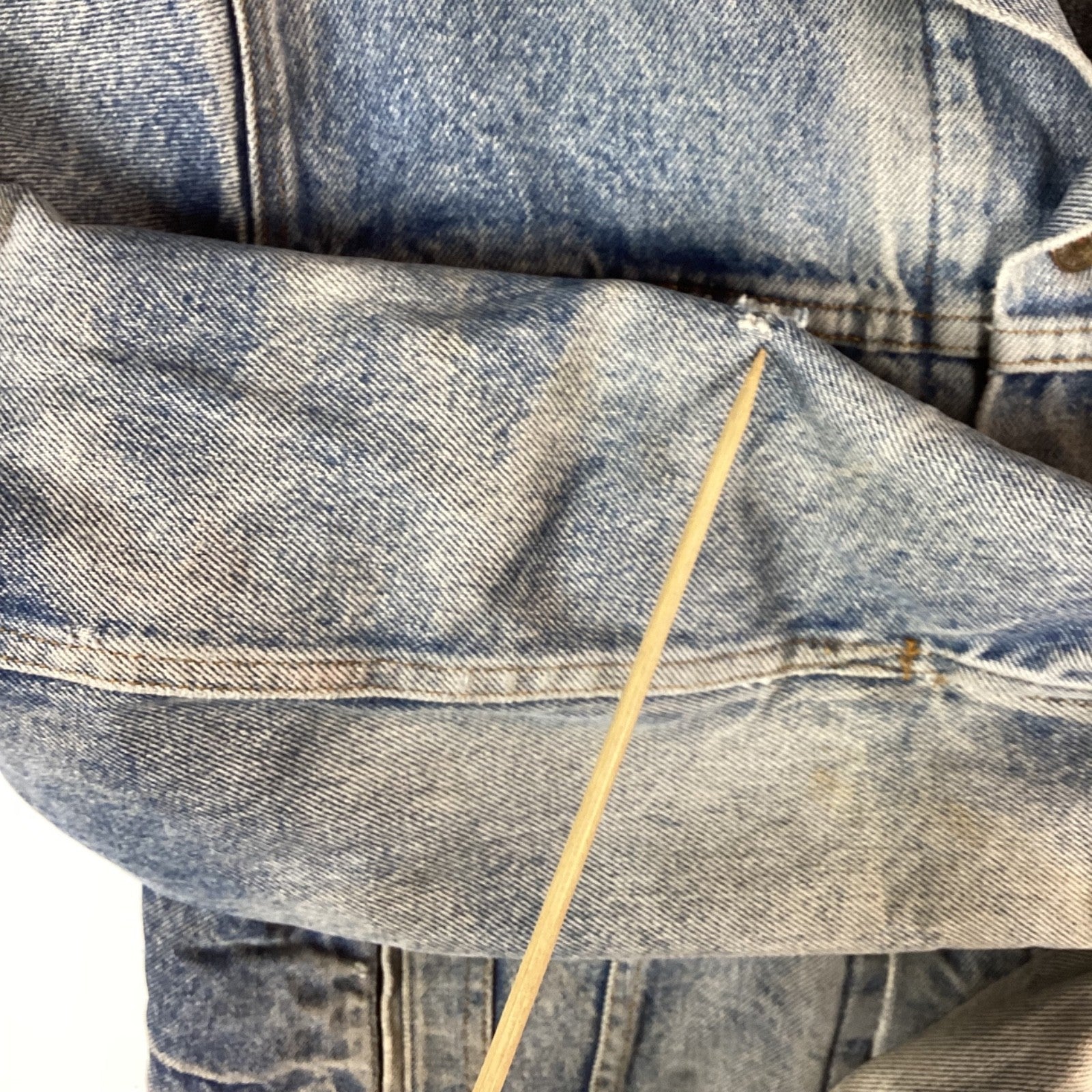 Vintage 1980s Levi’s Denim Jean Jacket Size 46 Blue Blanket Lined Usa Distressed
