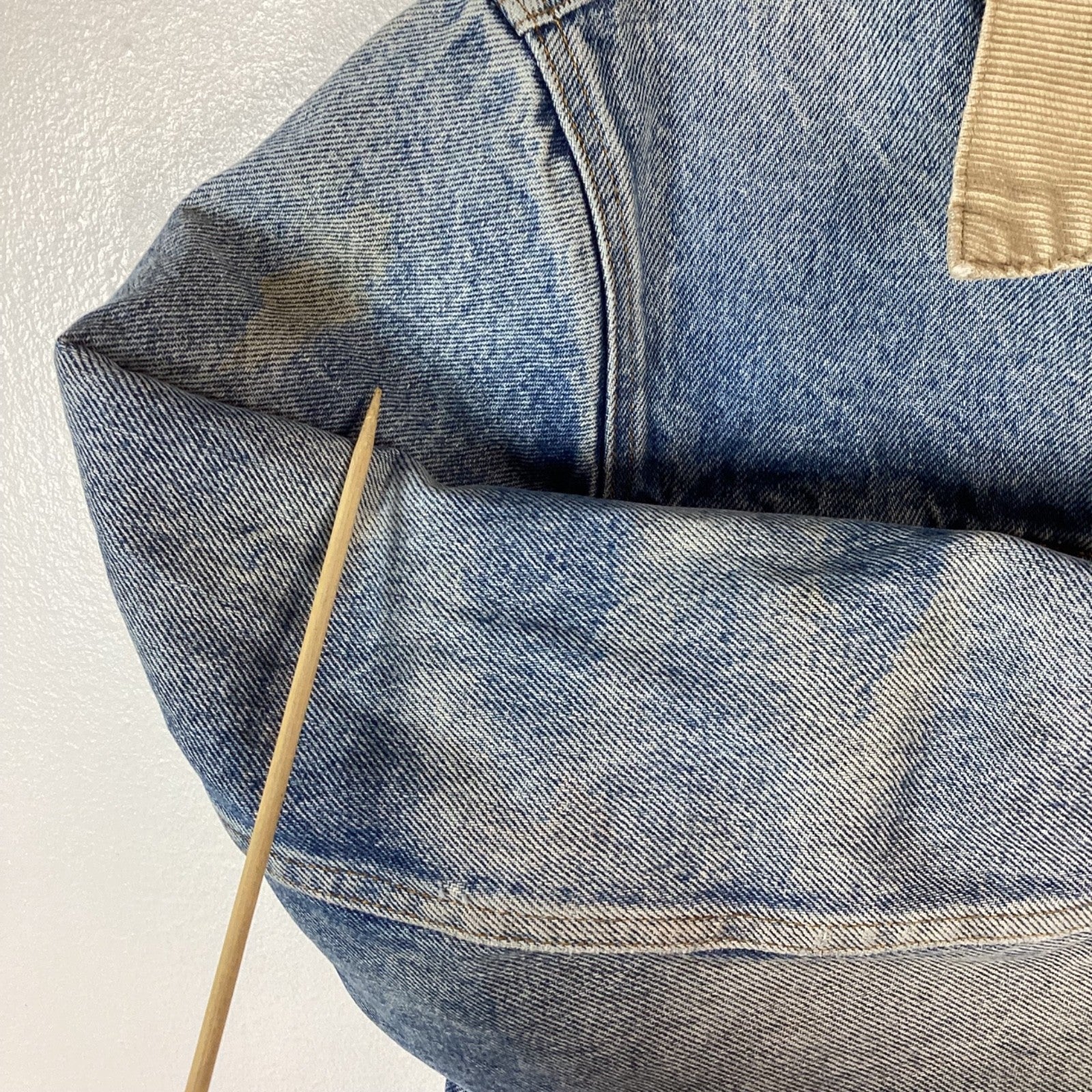 Vintage 1980s Levi’s Denim Jean Jacket Size 46 Blue Blanket Lined Usa Distressed