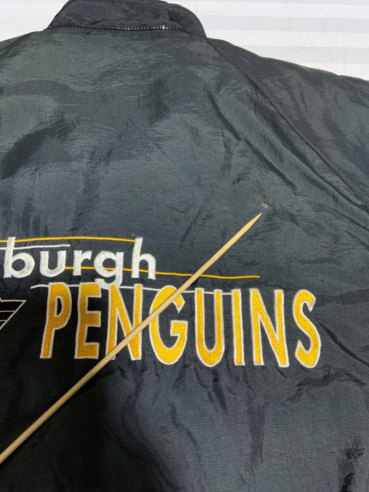 Vintage Pittsburgh Penguins Logo 7 Bomber Jacket Large Black Full Zip Puffer Nhl