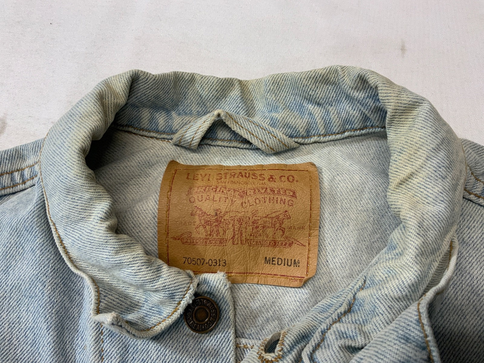 Vintage Levi’s Denim Jean Jacket Medium Blue Light Wash Harley Patch 90s