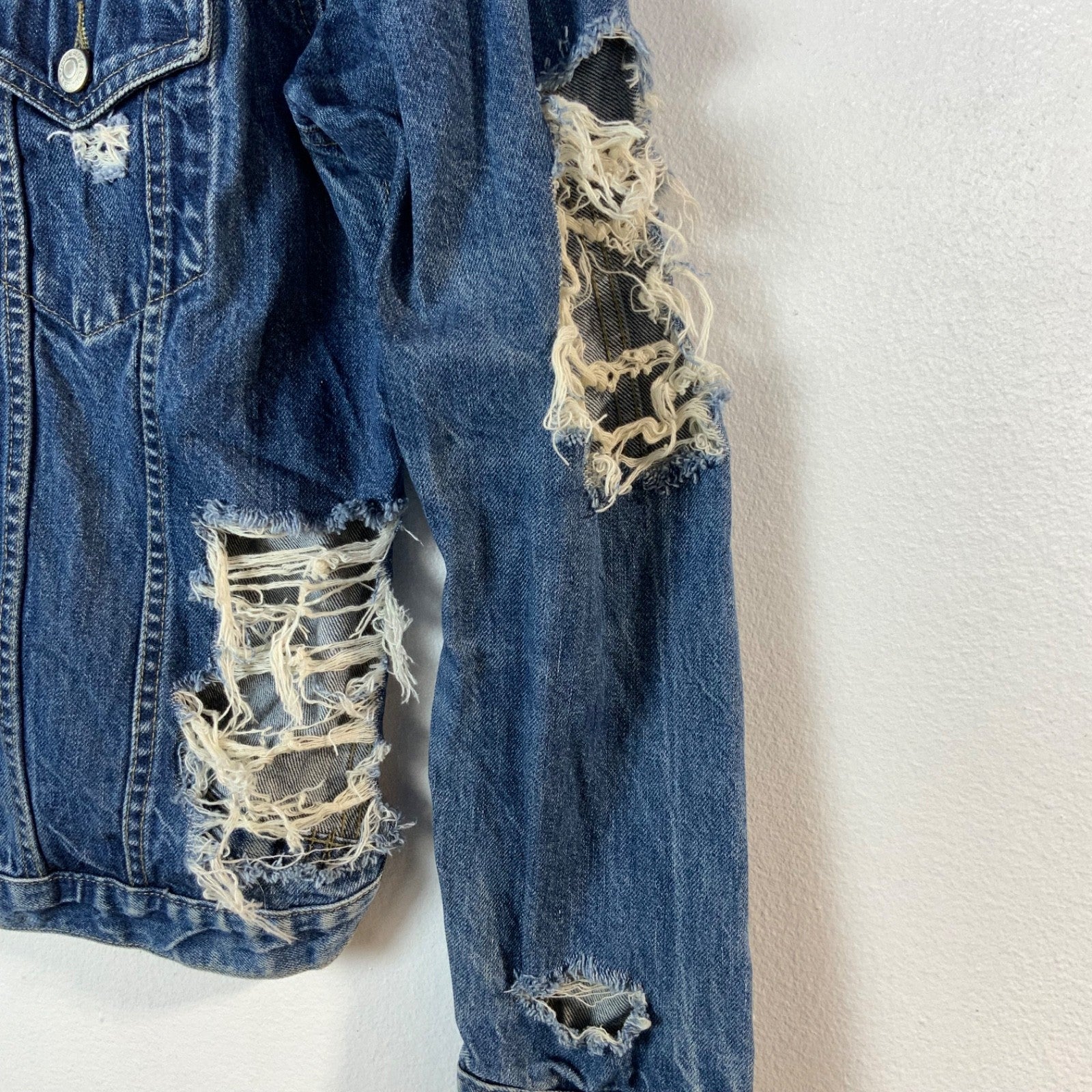 The Gap Women's Denim Jean Trucker Jacket Large Blue Distressed