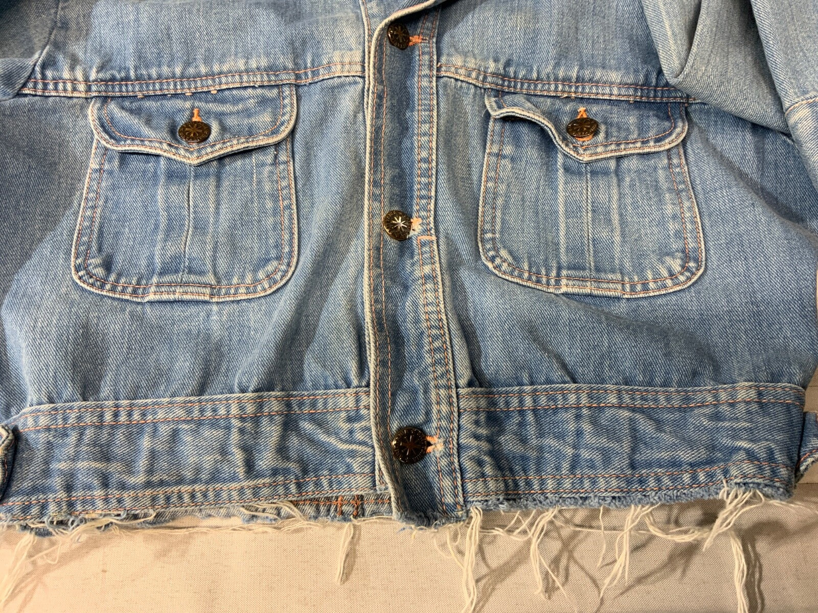 Vintage 1990's Women's Denim Jean Jacket Large Light Wash Cropped Brittania