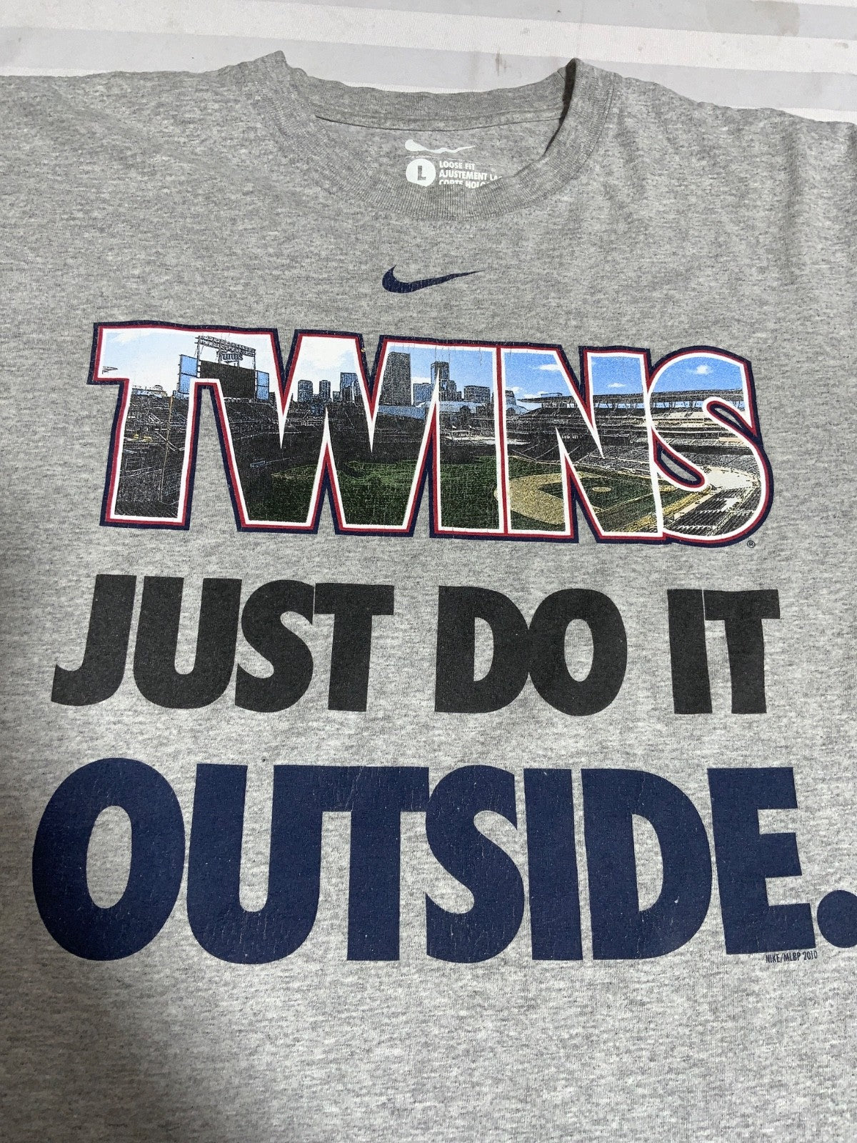 Minnesota Twins Nike T-shirt Large Just Do It Outside Mlb 2010 Inaugural Season