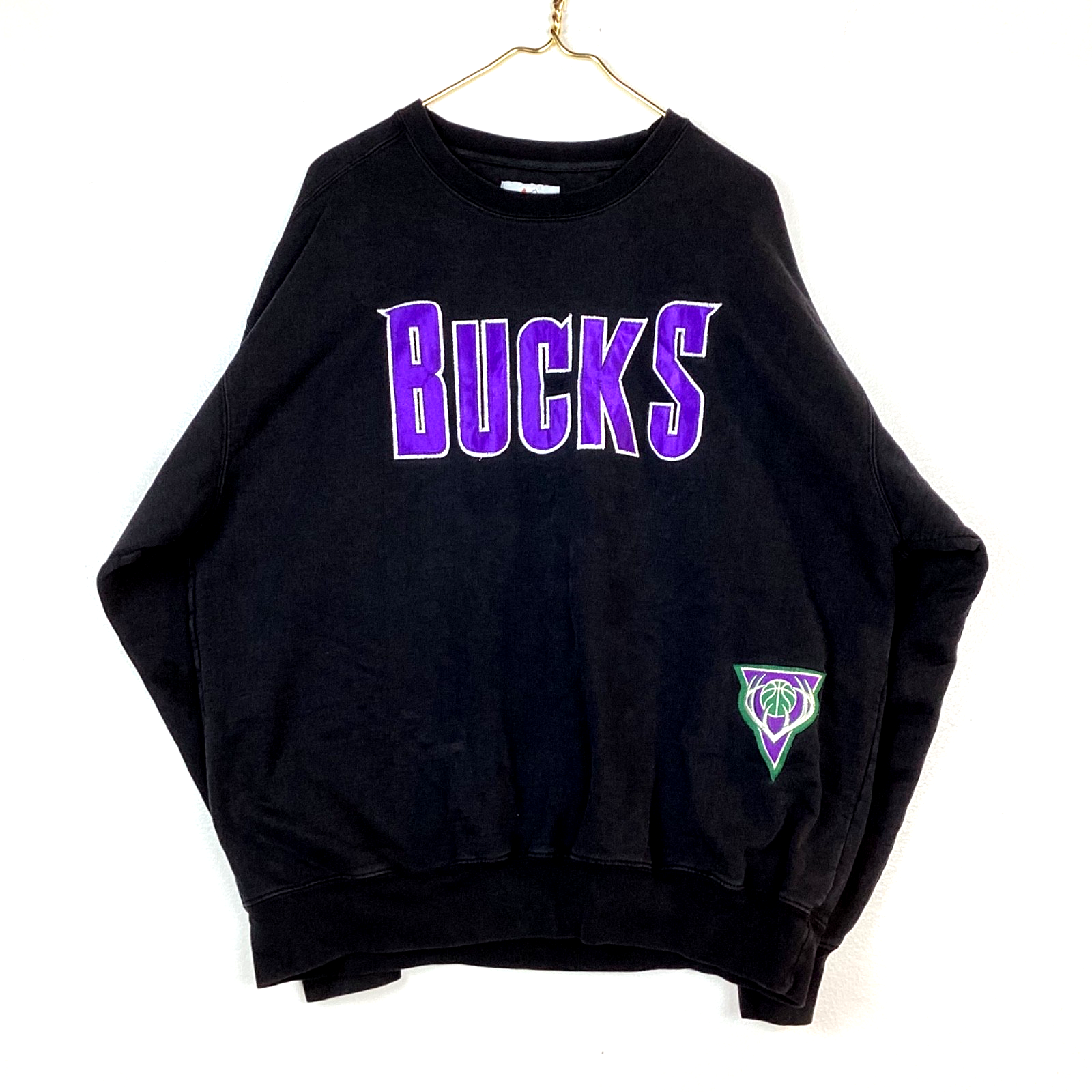 Vintage Milwaukee Bucks Majestic Sweatshirt Size XL Black Made In Canada Nba