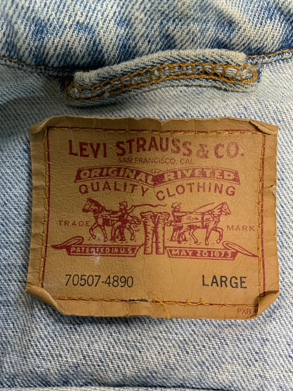 Vintage Levi’s Denim Jean Jacket Large Blue Light Wash 90s