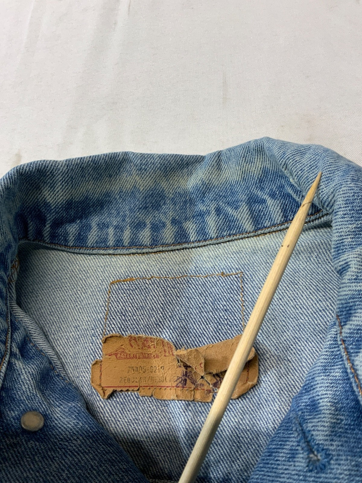 Vintage Levi’s Denim Jean Jacket Small Blue Light Wash 90s
