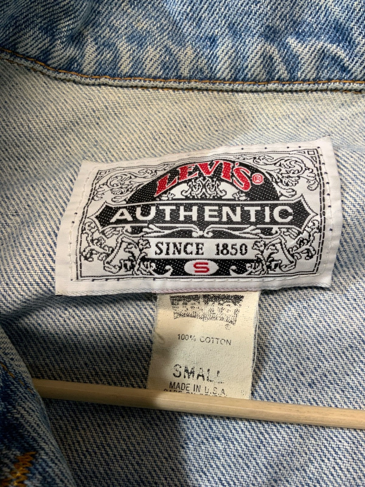 Vintage Levi’s Denim Jean Jacket Small Blue Button Up Made Usa Red Tab 90s
