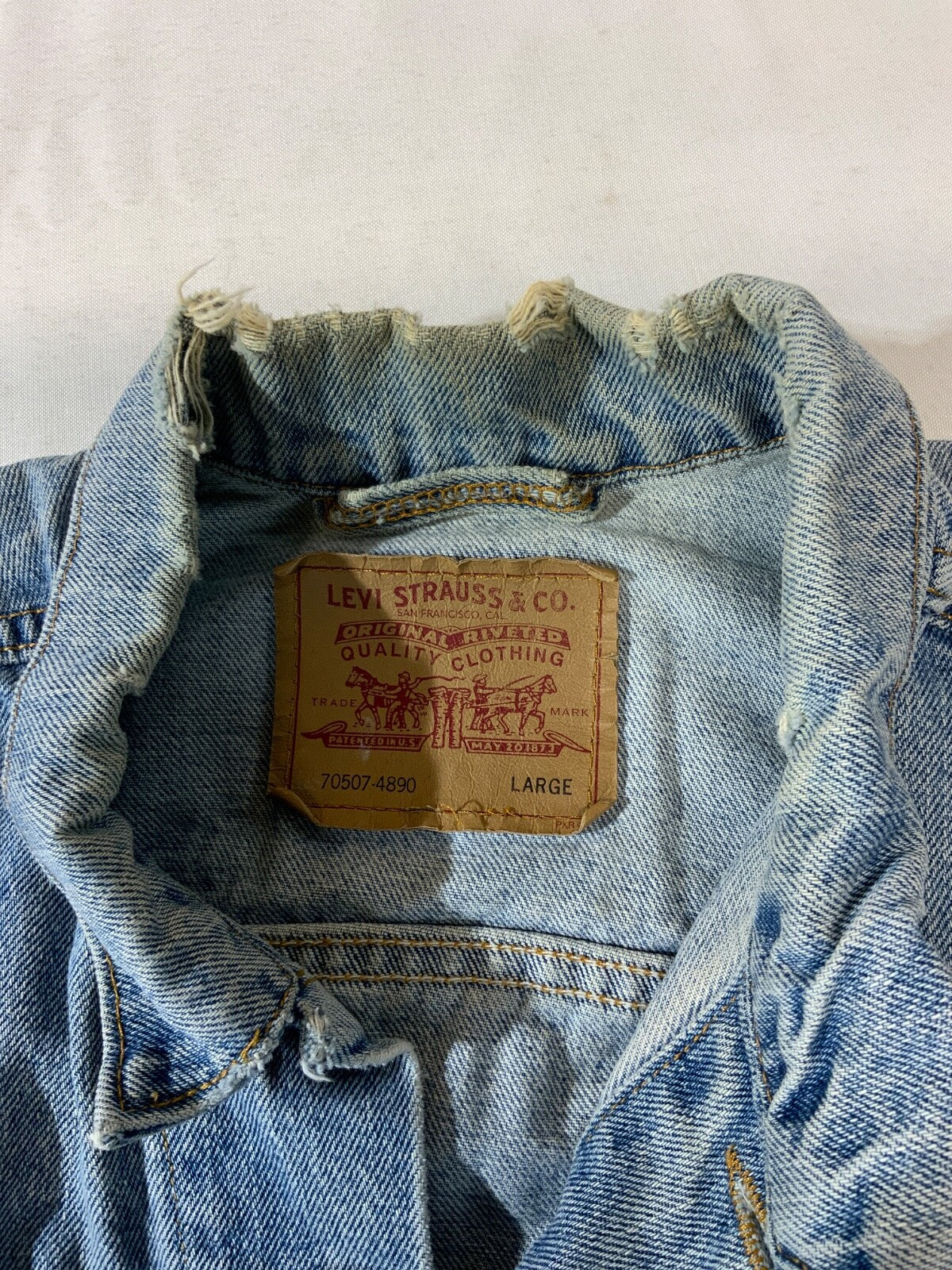 Vintage Levi’s Denim Jean Jacket Large Blue Light Wash 90s