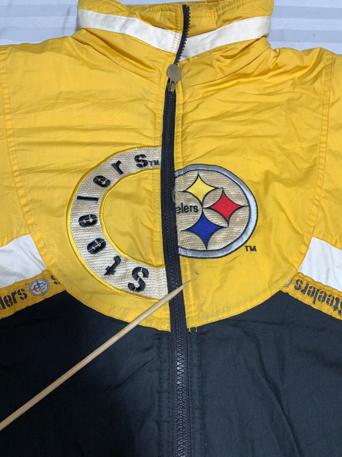Vintage Pittsburgh Steelers Down Jacket Medium Yellow Puffer Bomber Full Zip Nfl
