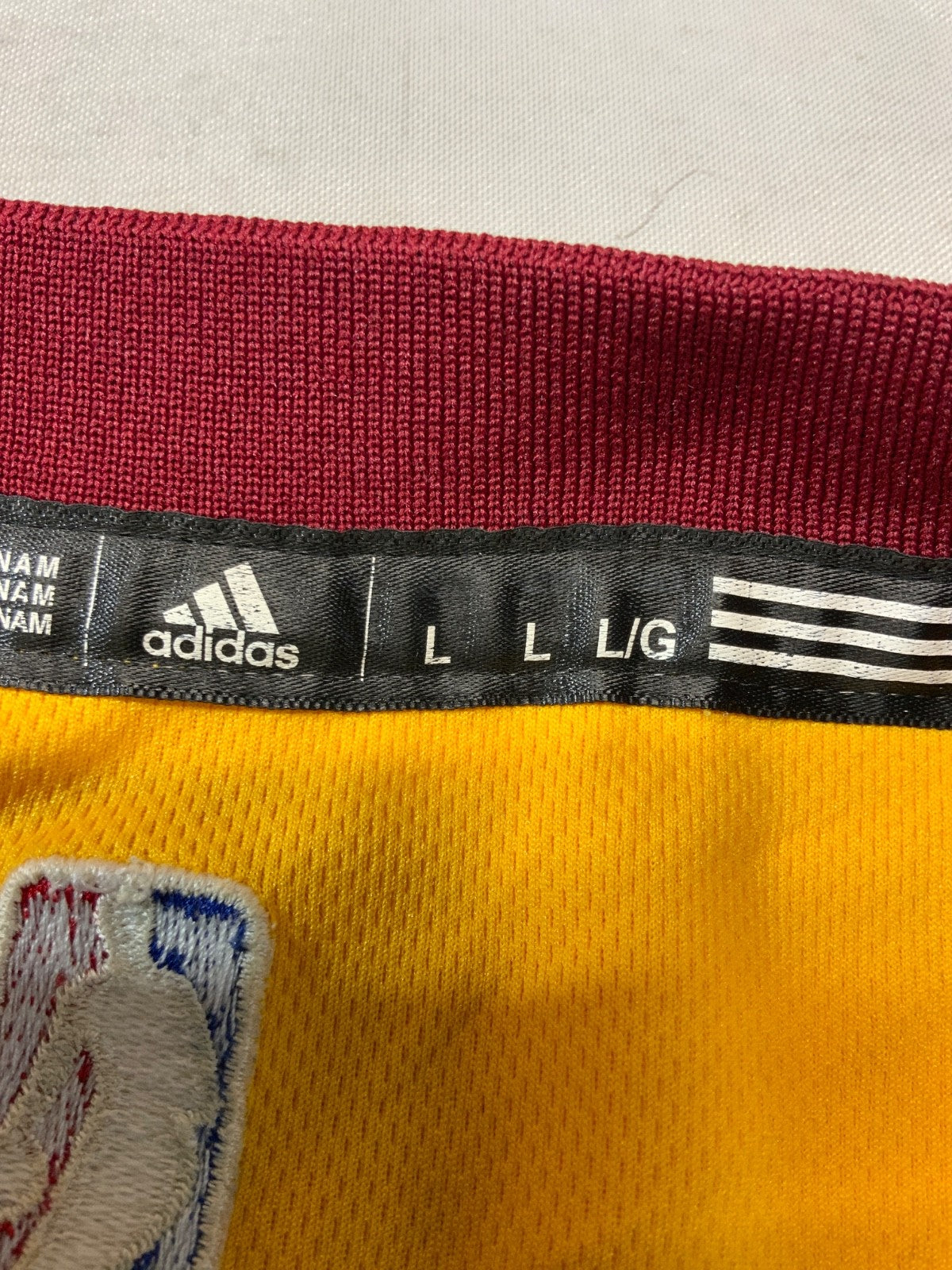 Cleveland Cavaliers Jersey Large Adidas LeBron James Yellow Nba