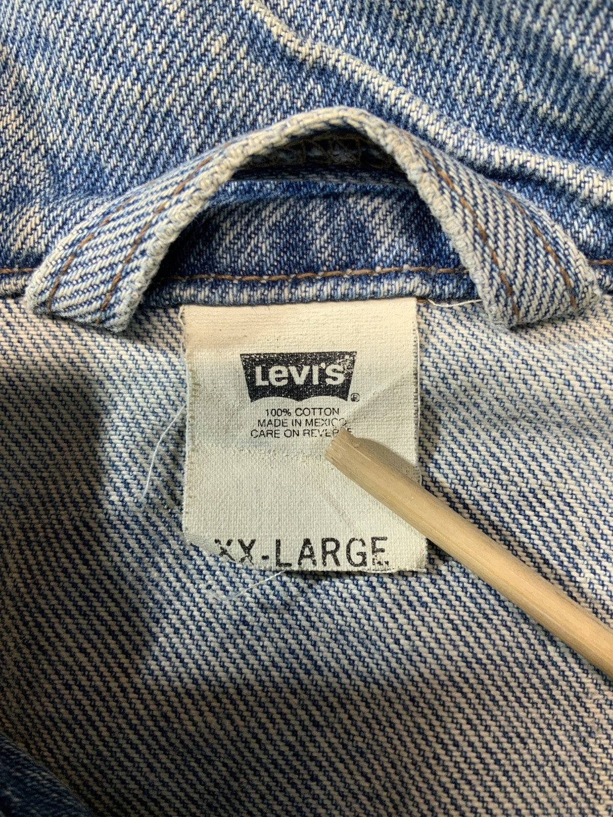 Vintage Levi’s Denim Jean Jacket 2XL Blue Light Wash 90s