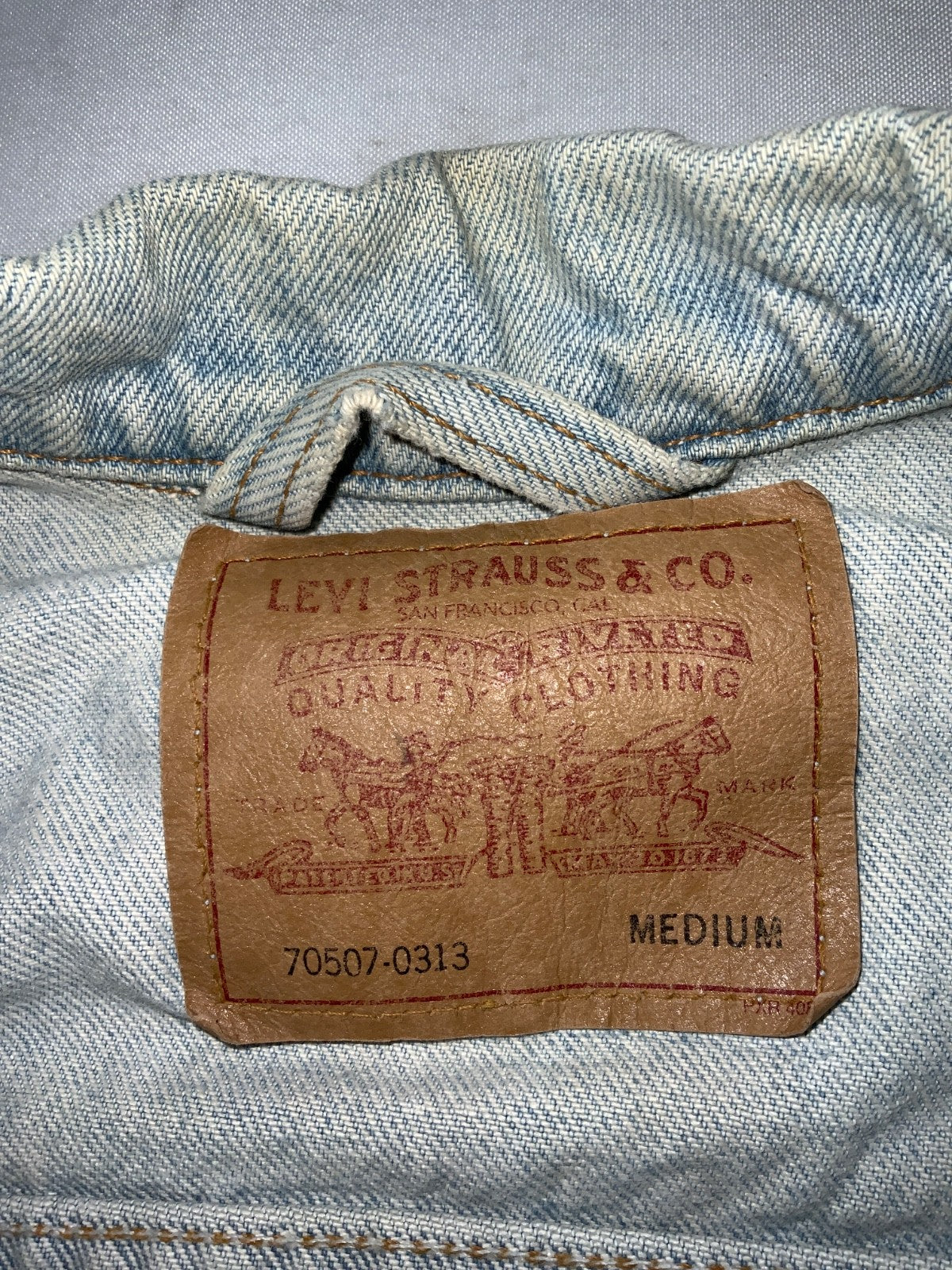 Vintage Levi’s Denim Jean Jacket Medium Blue Light Wash Harley Patch 90s