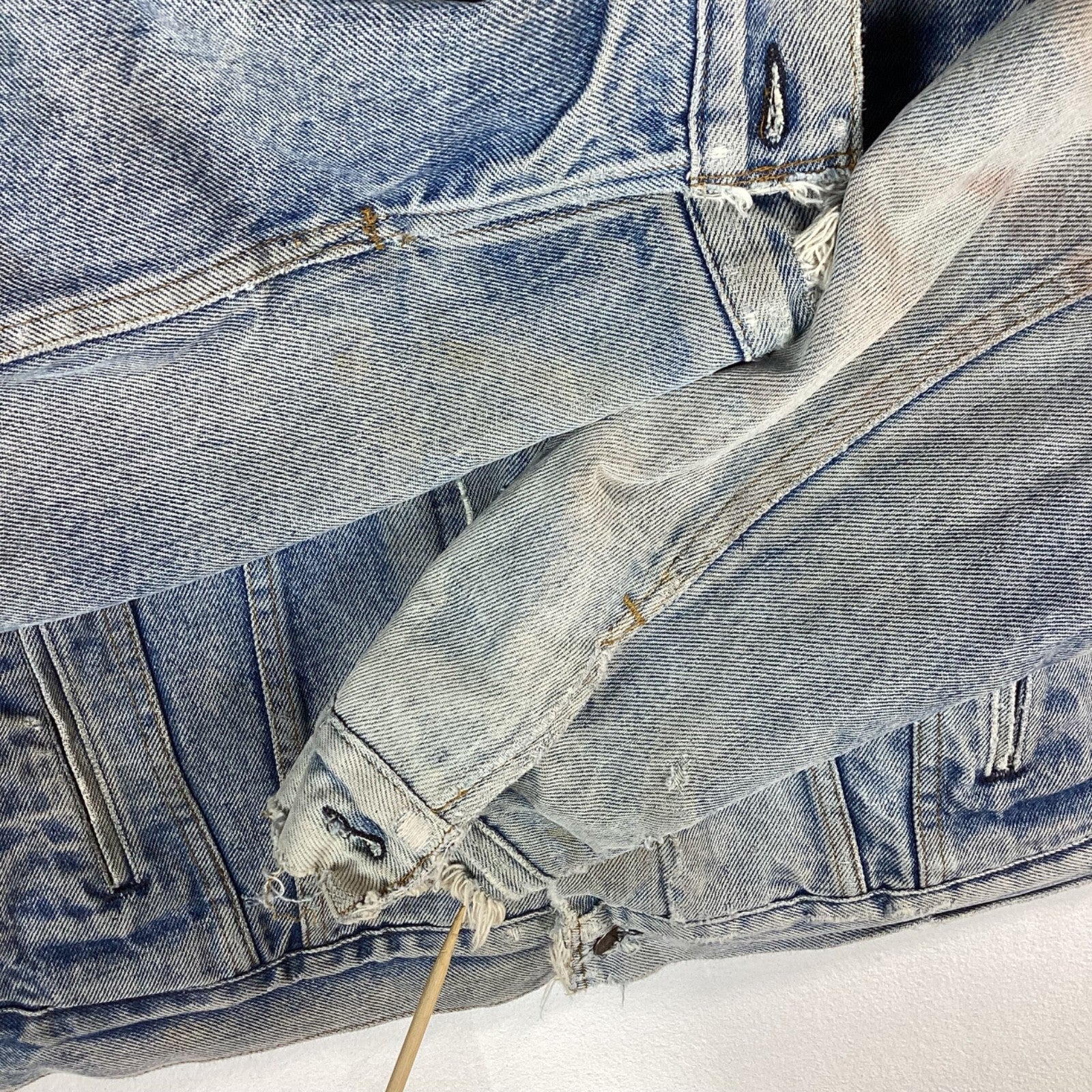 Vintage 1980s Levi’s Denim Jean Jacket Size 46 Blue Blanket Lined Usa Distressed