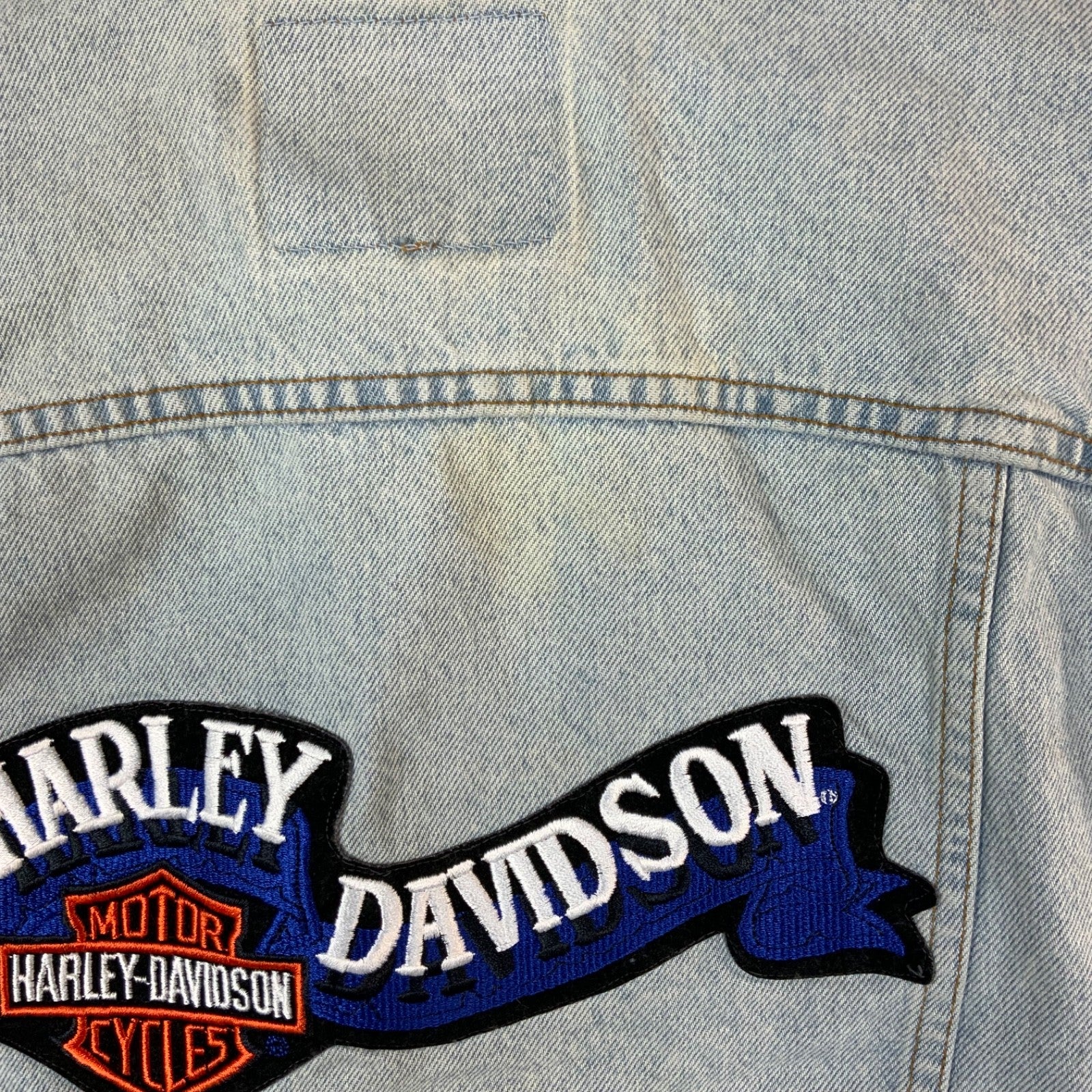 Vintage Levi’s Denim Jean Jacket Medium Blue Light Wash Harley Patch 90s