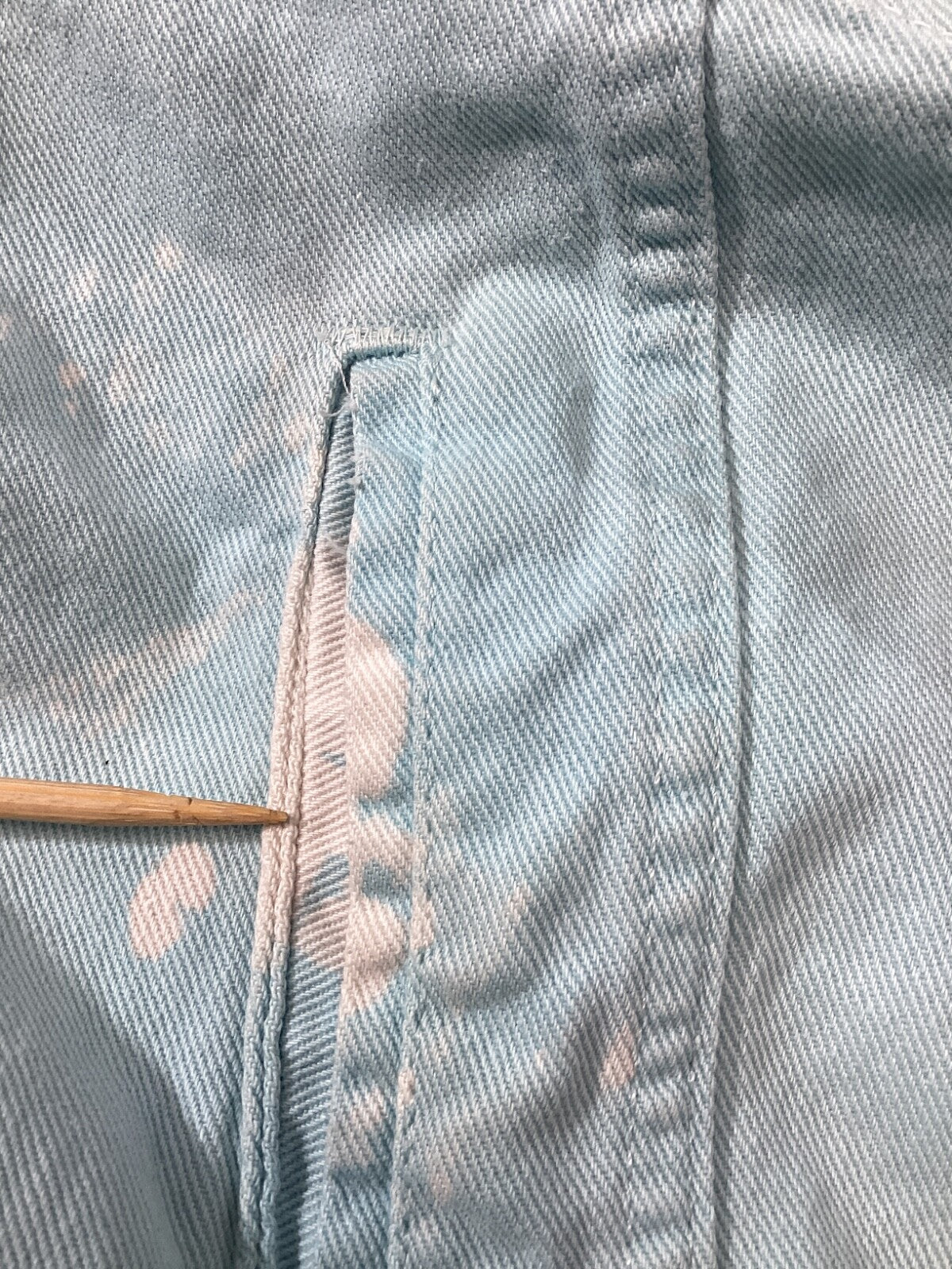 Vintage Levis Denim Jean Jacket Size Medium Blue Button Up Long Sleeve